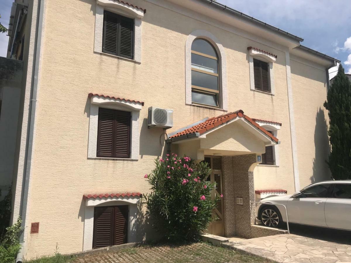 Moro Apartment Malinska Exterior photo